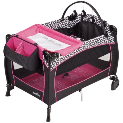 Evenflo Portable BabySuite 300 Playard - Marianna