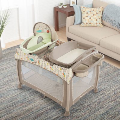 Ingenuity Washable Playard Deluxe with Dream Centre, Seneca