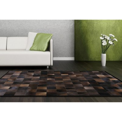 Handcrafted Cowhide 4' x 6' Area Rug, Brown