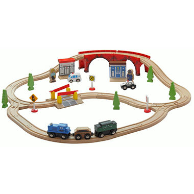 Table with 45 piece Train Set 