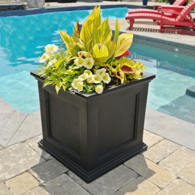 Fairview 20" Planter