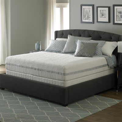 Perfect Day iSeries by Serta Triumph Mattress Set – King