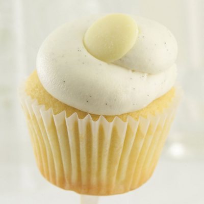 Sweet Street Vanilla Bean Cupcakes - 16 ct.