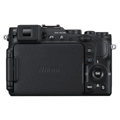 Nikon Coolpix P7800 12.2 MP CMOS HD Digital Camera with 7.1x 