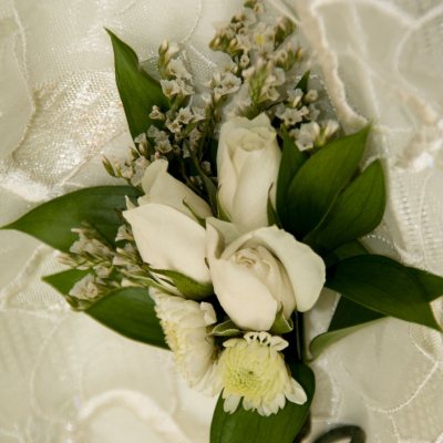 order corsage and boutonniere online