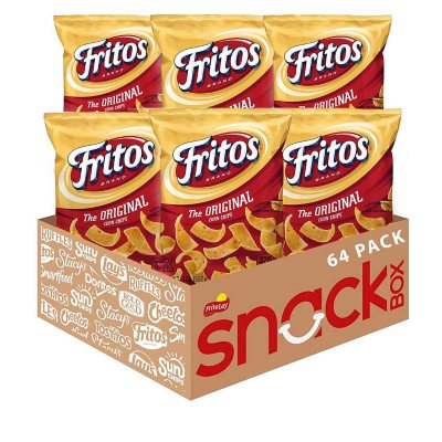 ((BB:04/23/2024))Complete pallet of assorted chips, containing 6 boxes of garlic onion chips, 18 boxes of Kettle Cooked Jalapeno Potato Chips, 6 boxes of Lays BBQ, plus 6 boxes of Fritos Original Corn Chips