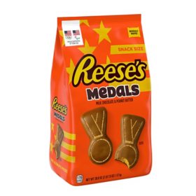 REESE'S Milk Chocolate Snack Size Peanut Butter Medals, Candy, 65 ct. 