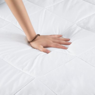 SEE VIDEO Twin Size Hospital Grade Water Proof Mattress Cover can use cleaners 