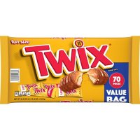 Twix Caramel Chocolate Cookie Bulk Halloween Candy Bars (40.3 oz., 70 ct.)