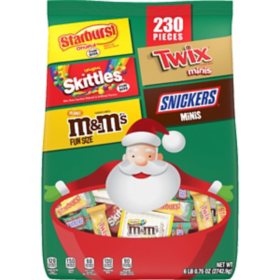 Snickers, Skittles, Twix, Starburst, M&M's Peanut Bulk Christmas Candy Assortment (230 ct.)