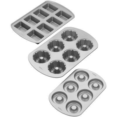 Wilton Nonstick Mini Fluted Tube Pan 6-Cavity Bakeware Set, 2-Piece 