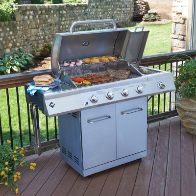 30 inch 4 Burner Members Mark Outdoor Gas Grill with 63,000 BTUs Heat Output