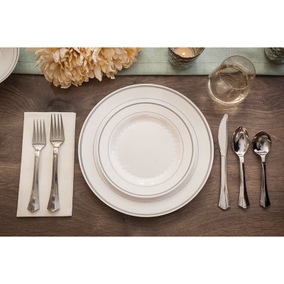 First Street Plastic Plates, White, 10.25 - 20 pack