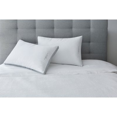 Member's Mark Hotel Premier Collection Bed Pillows, Assorted Sizes (Set of  2) - Sam's Club