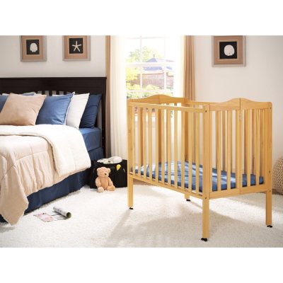 delta children folding portable crib with mattress