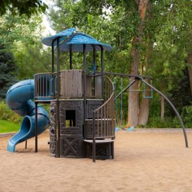 Metal clearance playground set