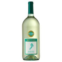 Barefoot Cellars Moscato Sweet White Wine (1.5 L)
