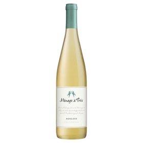 Menage a Trois Moscato White Wine 750 ml