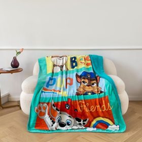 Paw Patrol "Pup Friends"  50" x 60" Cloud / Faux Fur Throw