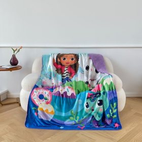 Gabby's Dollhouse "My World" 50" x 60" Cloud / Faux Fur Throw