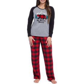 Holiday FamJams Women’s Pajama Set