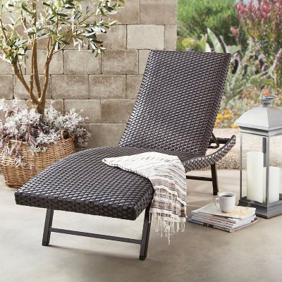 All weather wicker discount chaise lounge chairs