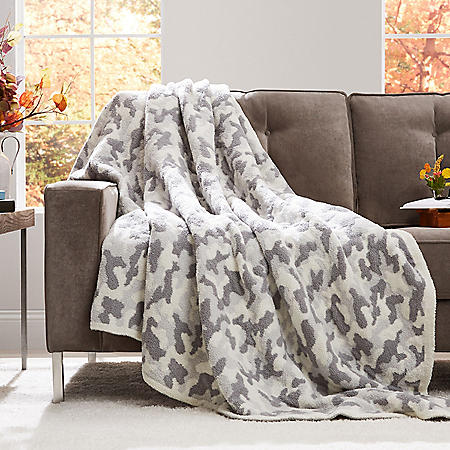 Member’s Mark Camouflage Cozy Knit Throw (Assorted Colors)