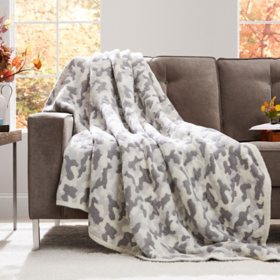 Member’s Mark Camouflage Cozy Knit Throw 60"70"(Assorted Colors)