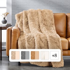 Member's Mark Faux Fur Throw - 60" x 70" (Assorted Colors)