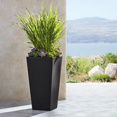Outdoor Decorative Accents