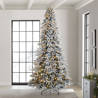 12 foot flocked christmas deals tree pre lit