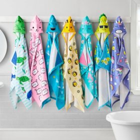 Member's Mark 100% Cotton Kids' Hooded Towel With Hand Pockets, Assorted Designs