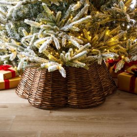 Member's Mark Scalloped Wicker Tree Collar