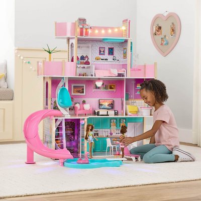 Plush, Dolls & Dollhouses