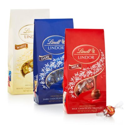 Lindt LINDOR Assorted Chocolate Candy Truffles (19 oz.) - Sam's Club