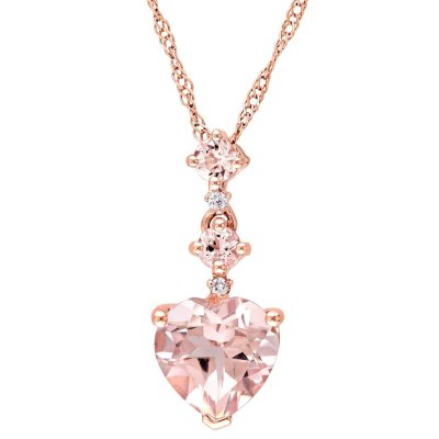 Pink gold necklace with heart-shaped diamond