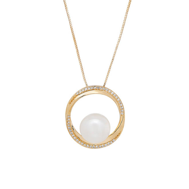 Pearl Pendant with Diamonds in 14K Yellow Gold