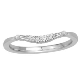 0.15 CT. T.W. 14K Gold Contour Band with Round and Baguette Diamonds (H-I, I1)