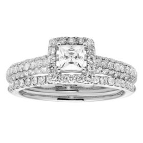 1.0 CT. T.W. Princess Diamond Halo Bridal Set in 14K Gold