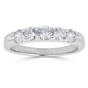 0.25 CT. T.W. 5-Stone Diamond Band Ring in 14K Gold (HI, I1)