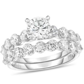 1.95 CT. T.W. Round Diamond Bridal Set in 14K Gold