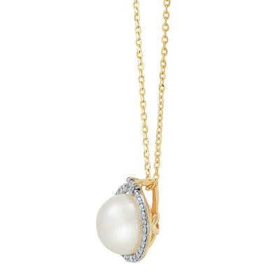 Freshwater Cultured Pearl Pendant with 0.11 CT. T.W. Diamonds in