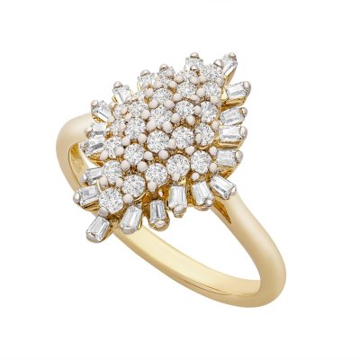 Gold ring store with diamond cluster