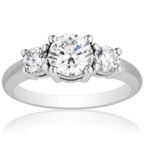 1.50 CT. T.W. Round Cut Three Stone Diamond Ring in 18K Gold