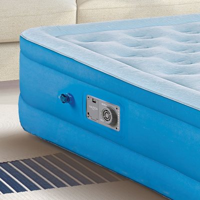 Aerobed air mattress outlet with built in pump