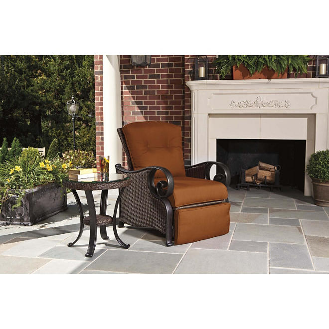 La-Z-Boy Outdoor Isabella Recliner with Toss Pillow - Paprika