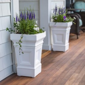 Step2 Atherton Planter in Classic White - 2 Pack