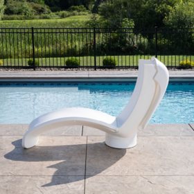 Step2 Mondello Pool Lounger with White Shade