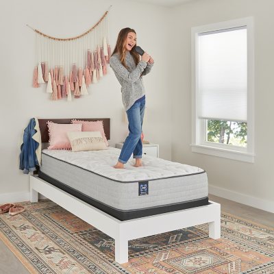 sealy posturepedic queen mattress and box spring