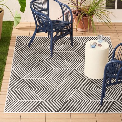 Nicole Miller Ombre Geo Indoor/Outdoor Area Rug:- 5' x 7', Black